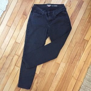 Denizen by Levi’s Black Curvy Skinny Jeans, S 10